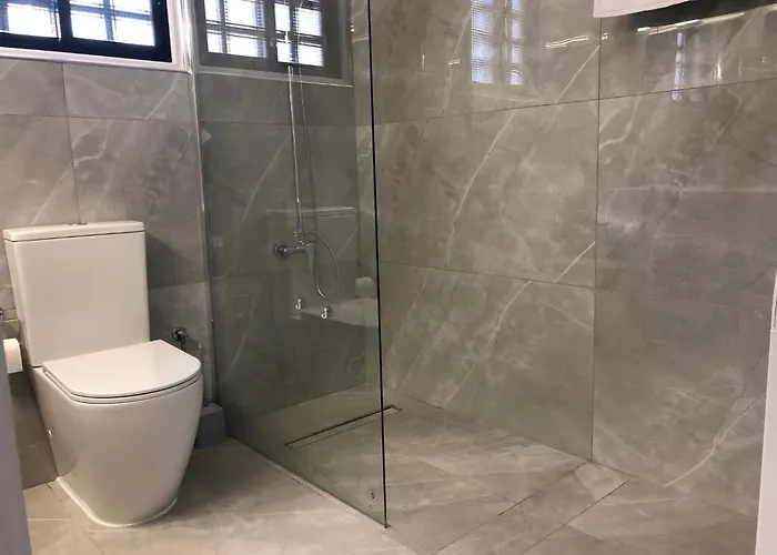 Luxurious 3-bed Villa, Modern Decor, Communal Pool 파포스