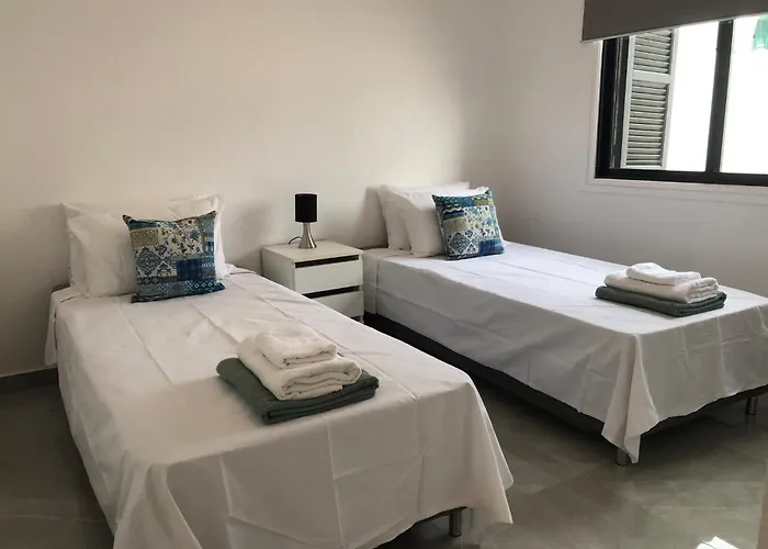 빌라 Luxurious 3-bed Villa, Modern Decor, Communal Pool