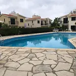 Villa Luxurious 3-bed Villa, Modern Decor, Communal Pool Paphos