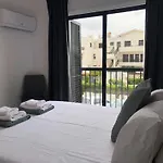 Luxurious 3-bed Villa, Modern Decor, Communal Pool * Paphos