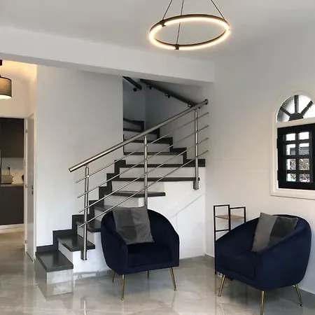 Luxurious 3-bed Villa, Modern Decor, Communal Pool Willa *