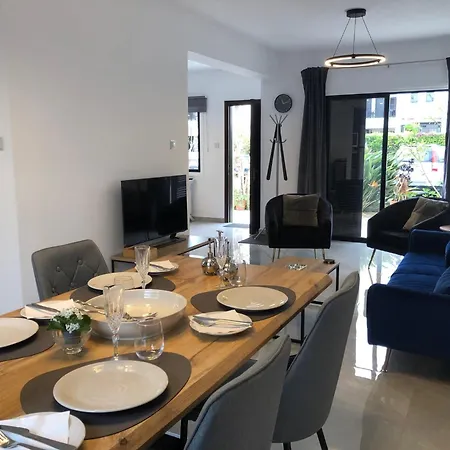 Luxurious 3-bed Villa, Modern Decor, Communal Pool * Pafos