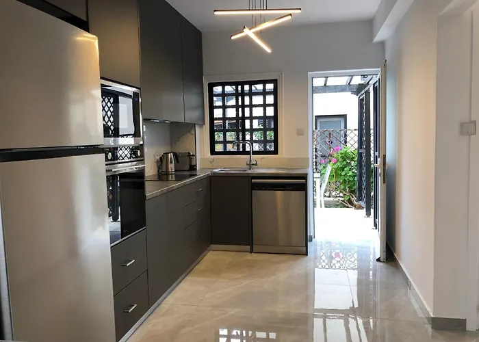 Luxurious 3-bed Villa, Modern Decor, Communal Pool ヴィラ パ フォス
