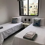 Luxurious 3-bed Villa, Modern Decor, Communal Pool Villa *