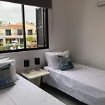 Luxurious 3-bed Villa, Modern Decor, Communal Pool Villa