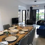Luxurious 3-bed Villa, Modern Decor, Communal Pool * Paphos
